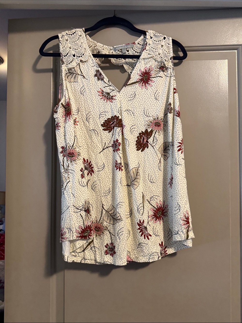Daniel Rainn White Floral Lace-Trim V-Neck Camisole with Pink & Brown Flowers
